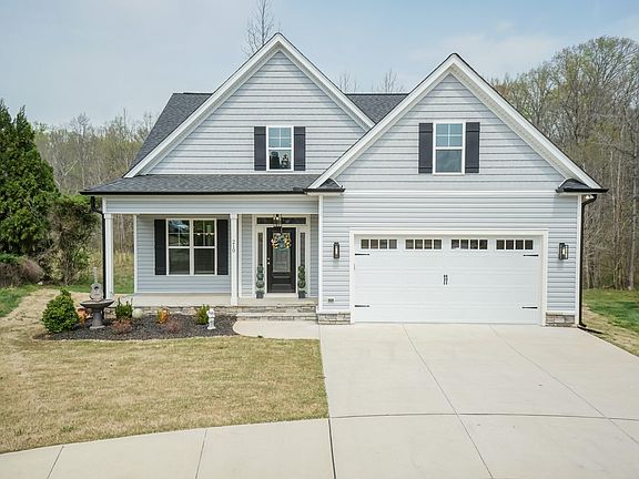 2nd image of 210 Cambridge Way