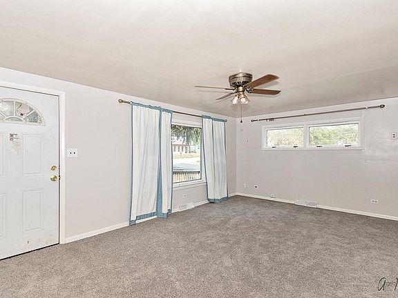 4th image of 2935 Apple Ave