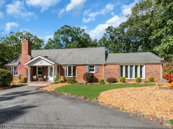 15 Ferguson Rd, Warren Twp., NJ 07059