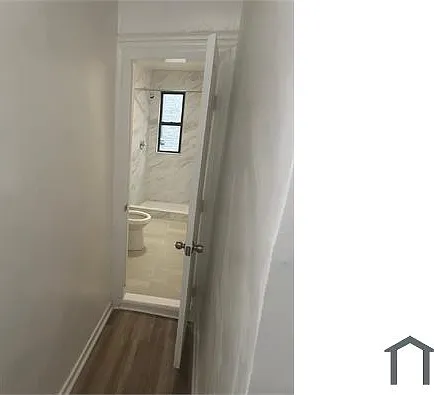 292 E Burnside Ave #2 — Photo 13