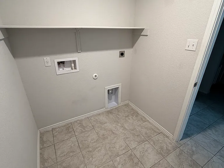 712 Taggart Trl — Photo 23
