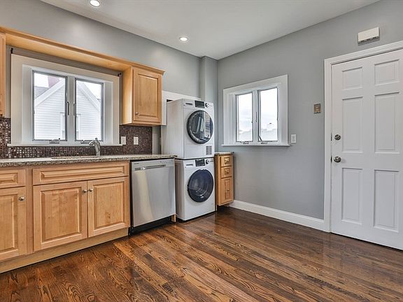4th image of 24 Watts St