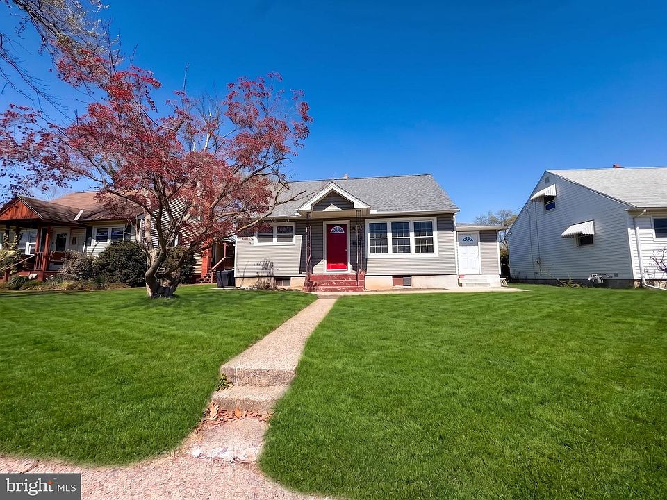 1st image of 135 Oak Hill Dr