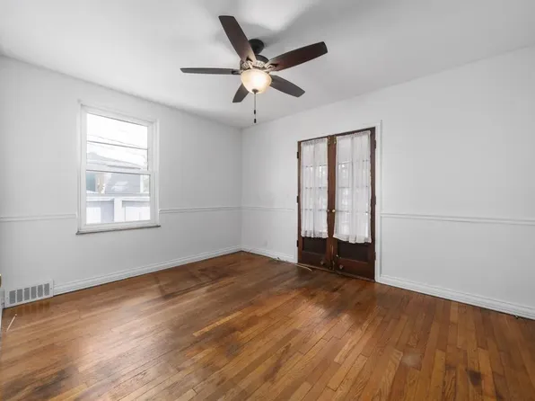 886 S Roosevelt Ave, Columbus, OH 43209