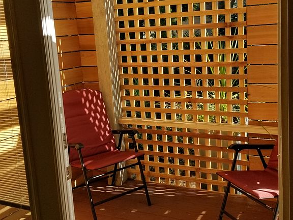 3rd image of 547 NE Alder St #547