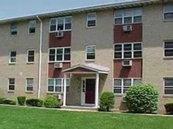 2 Radio Avenue B8 image 1 of 17