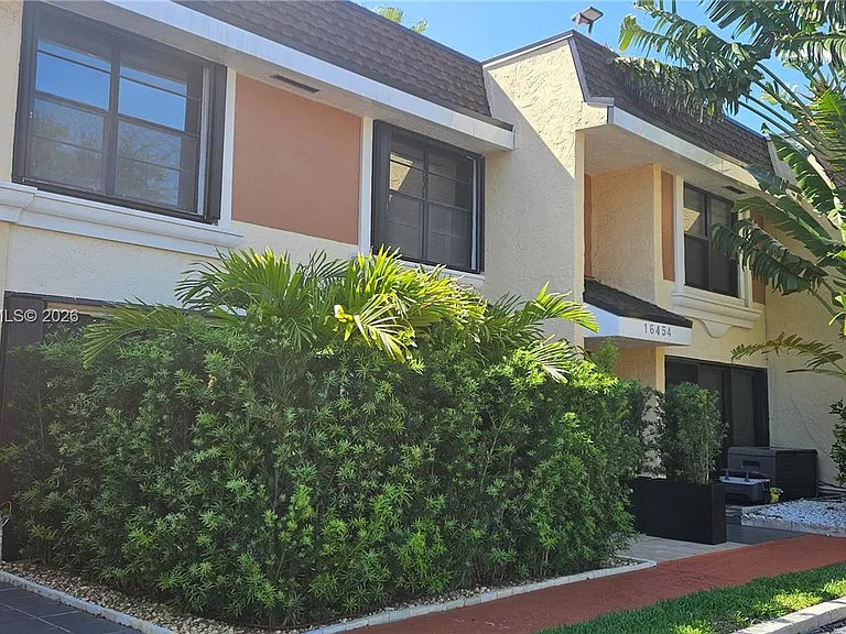 16446 NE 27th Pl #Townhouse 38 — Photo 24