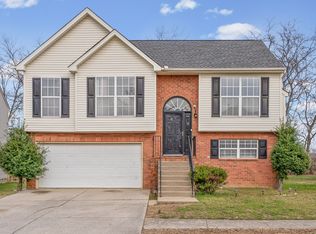125 Sumner Meadows Ln, Hendersonville, TN 37075