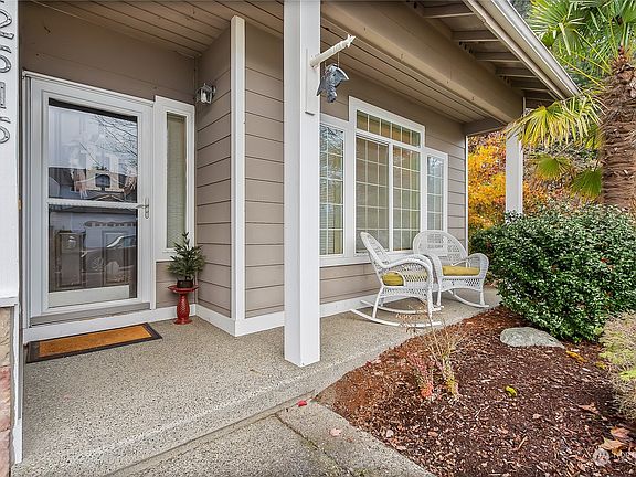 3rd image of 12515 158th Street Ct E