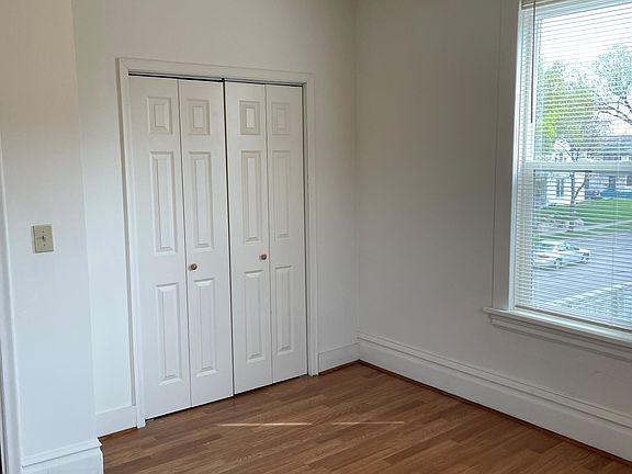 Bedroom 3 room dimensions 11x12.