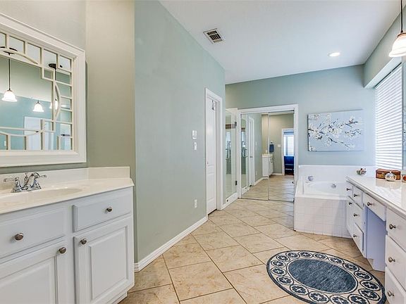 5th image of 2121 Clayton Dr