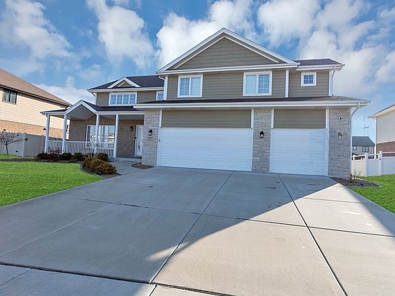 2nd image of 19937 Boyne Dr