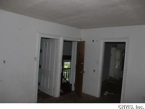 5th image of 521-23 W Colvin St W