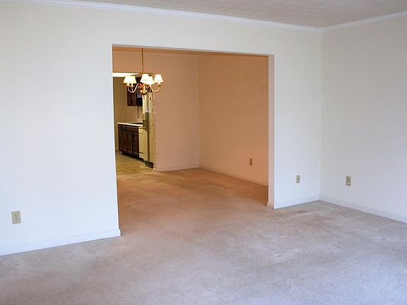 5th image of 6410 Deerings Ln