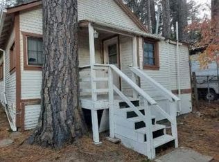 22880 Waters Dr, Crestline, CA 92325