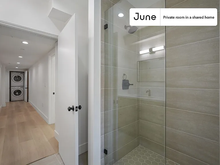 1321 N June St #B — Photo 10