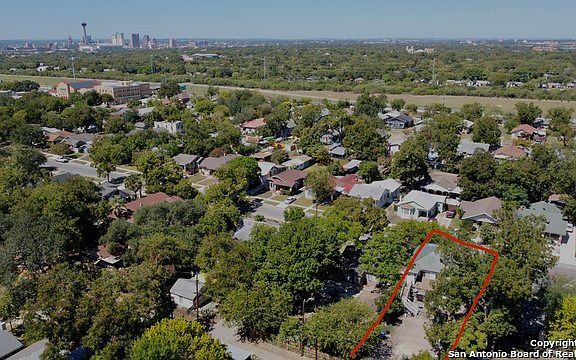 4th image of 1034 Hammond Ave
