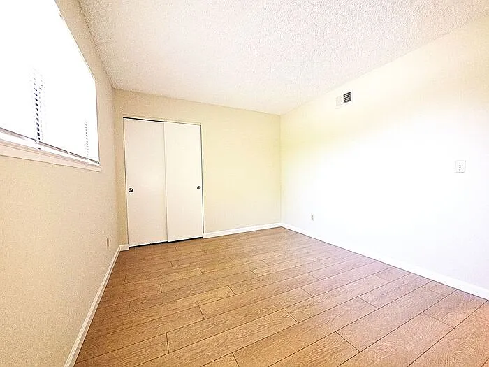 1005 Brinkby Ave #4 — Photo 17