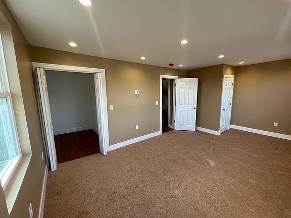 5th image of 179 N 4th St APT 2