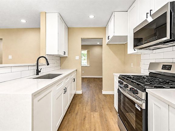 5th image of 12118 Jutland Rd