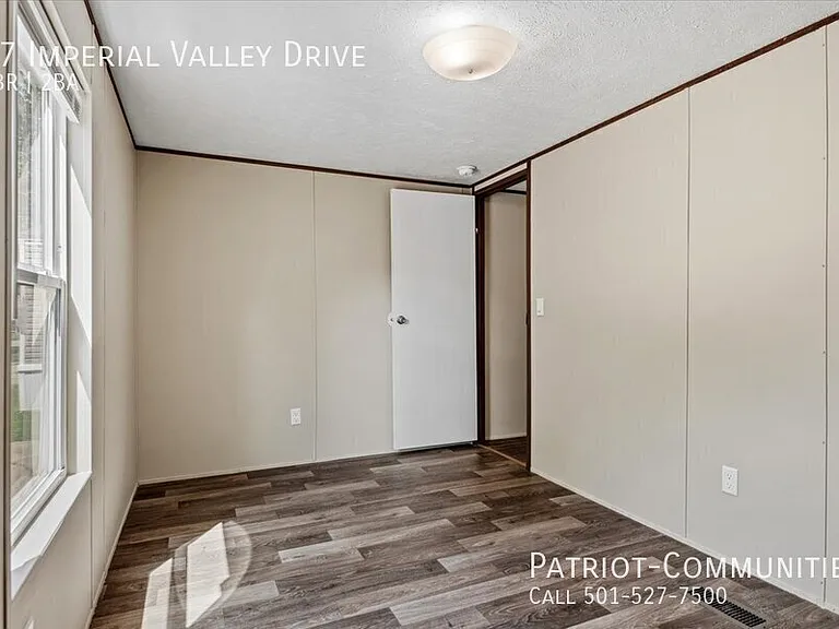 47 Imperial Valley Dr — Photo 17