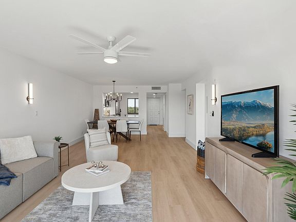 3rd image of 7076 Huntington Lane #801