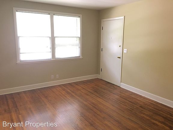 2nd image of 1915-B Sweetbriar Ave