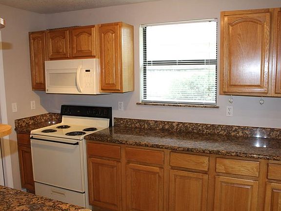 4th image of 3402 W Pearl Ave
