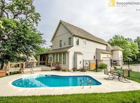 2nd image of 2209 Winding Woods Dr