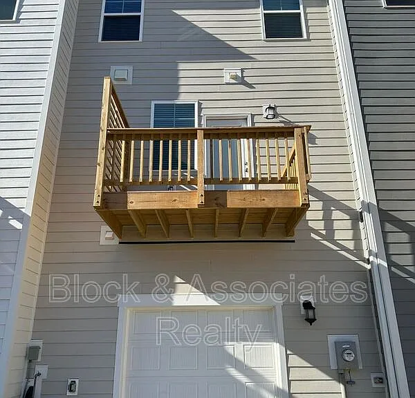 608 Gimari Dr — Photo 49