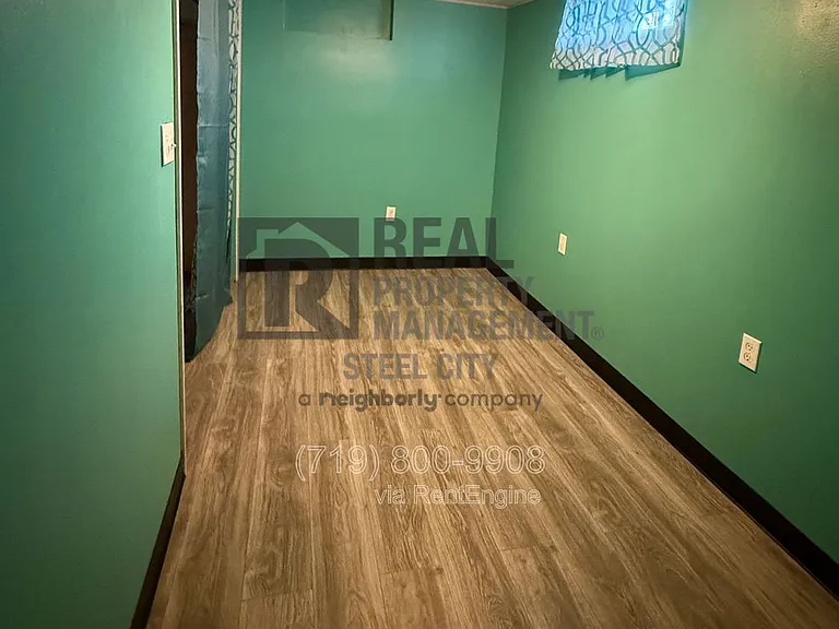 1222 E 3rd St — Photo 14