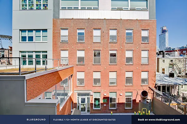 Rented by The Blueground | media 4