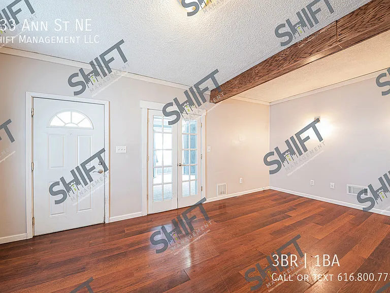 233 Ann St NE — Photo 2