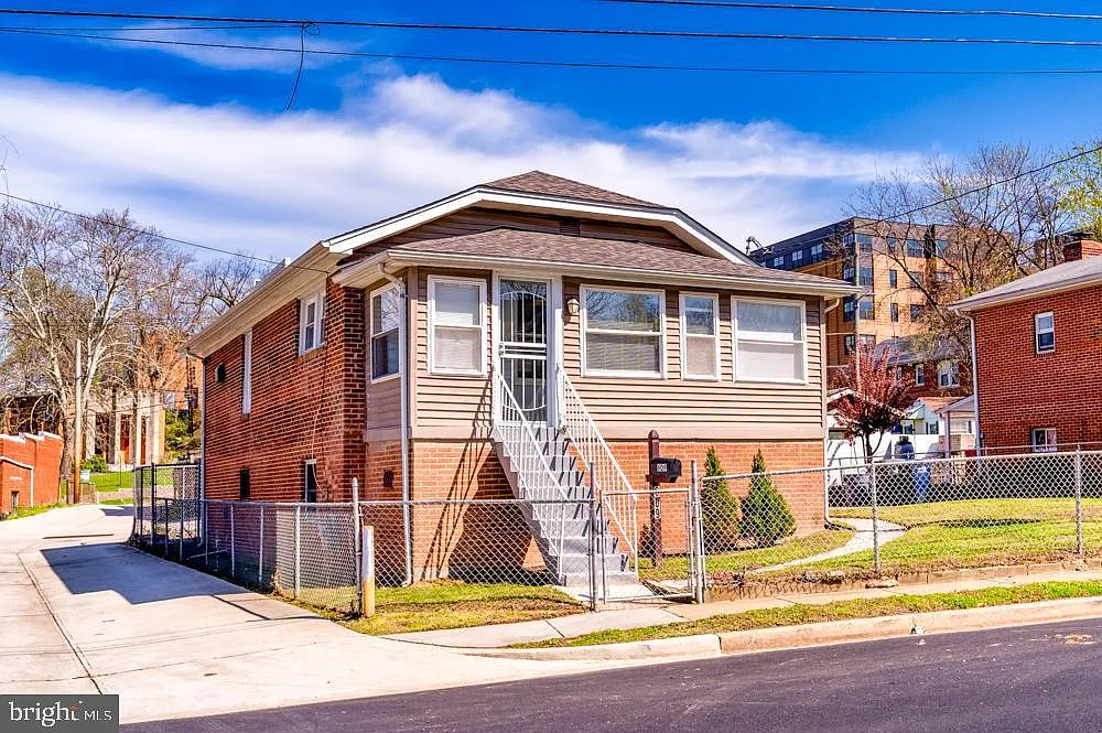 4 bed, 1800 sqft, $5,500 — Photo 3