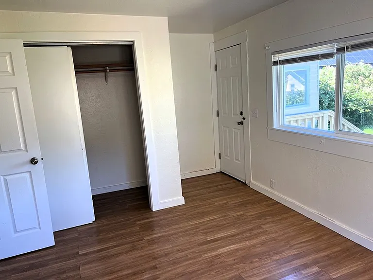 520-528 Wildwood Ave — Photo 8