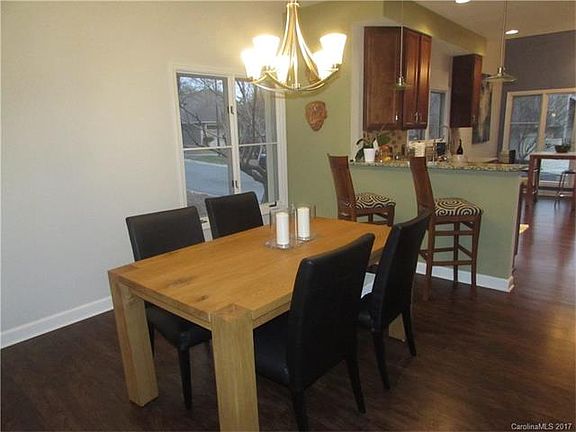 3rd image of 9527 Glenwater Dr