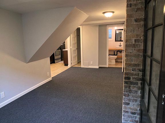 4th image of 1302 E Newark Ave #B