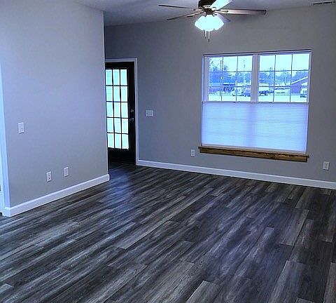 2nd image of 406 S Lincoln Ave