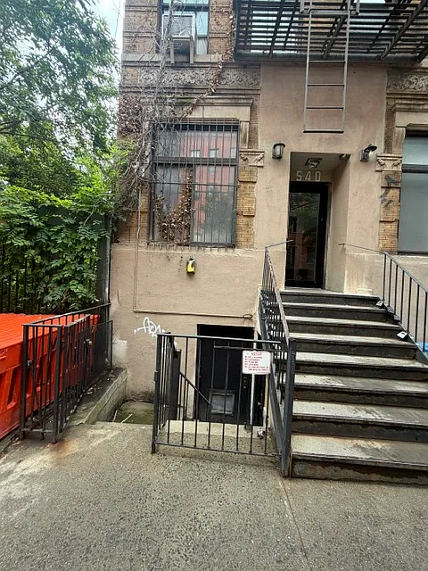 540 E 6th St #1A