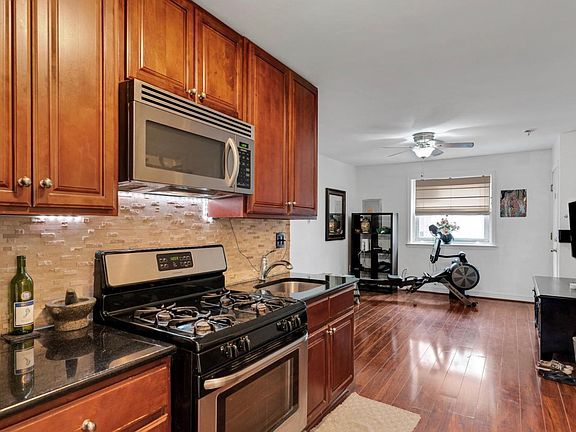 5th image of 406 Pierce St #1