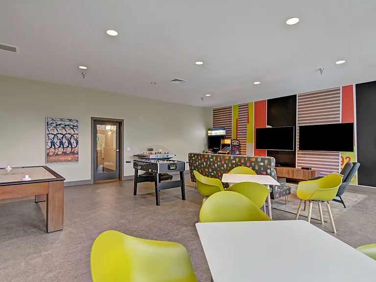 Echo Lake Apartments — Photo 11