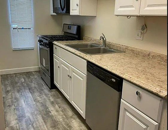 5th image of 7 King Arthur Ct