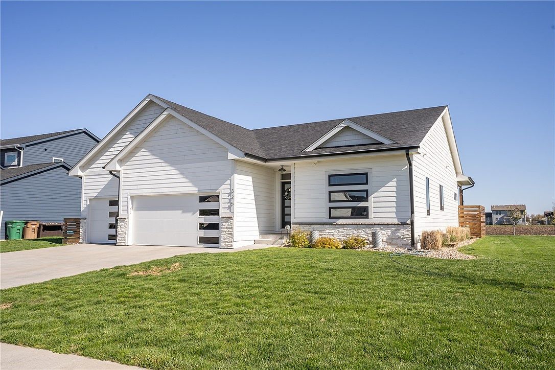 325 31st St SE, Altoona, IA 50009 Zillow