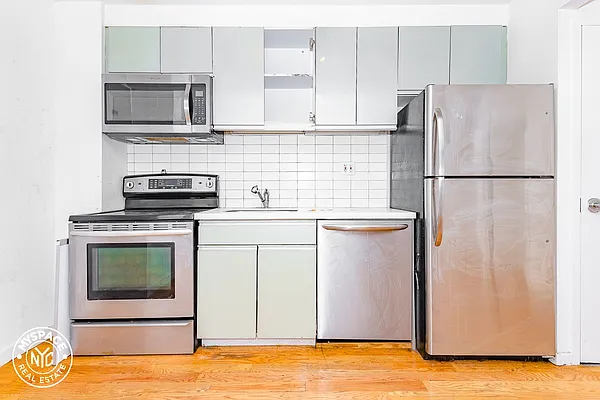 Rented by MySpaceNYC | media 15