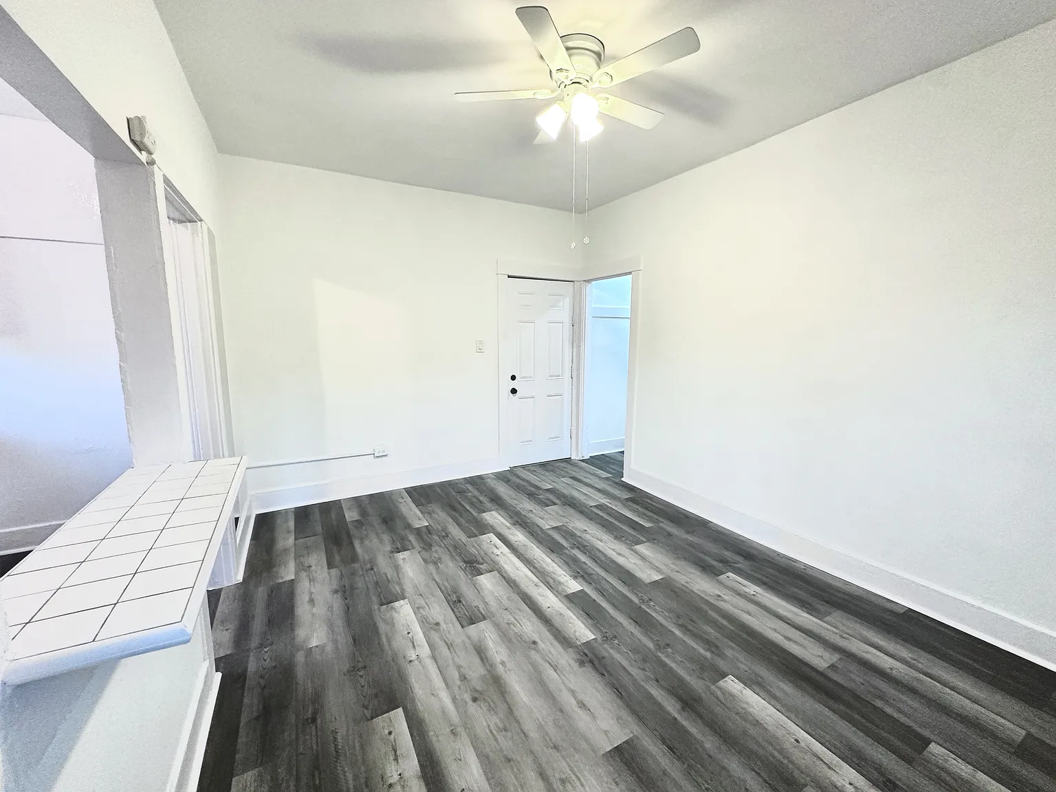 1278-04 N Wilton Place — Photo 3