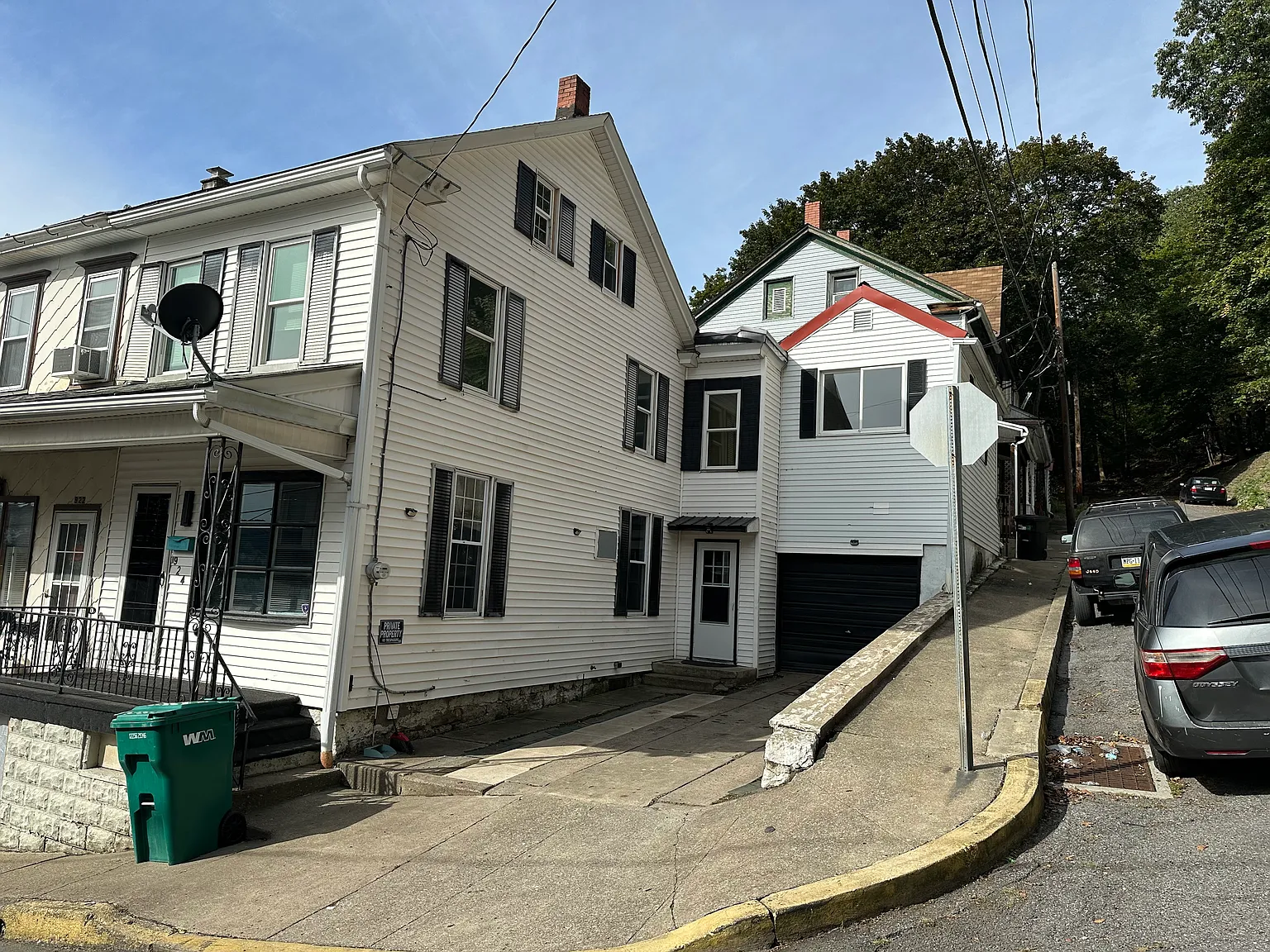 924 N Orange St photo 1