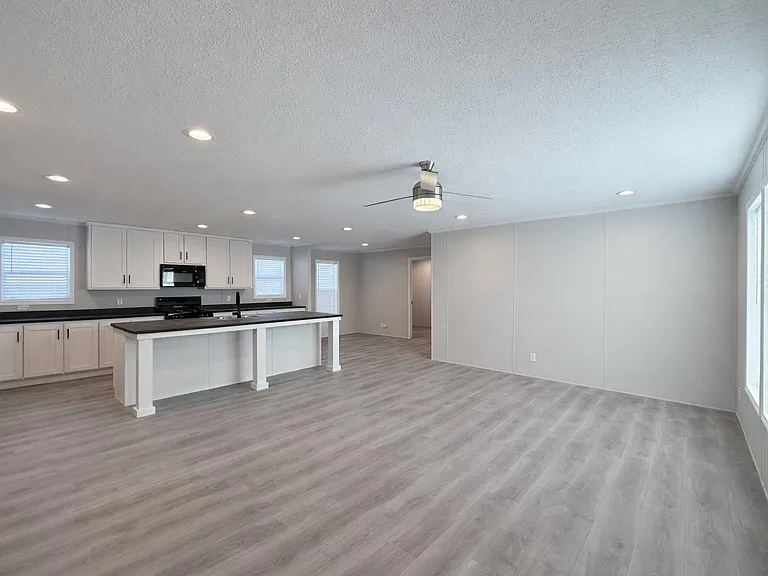 29800 Guilford Cir #240 — Photo 2