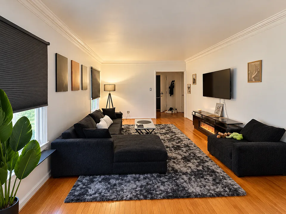 555 N Rossmore Ave #1