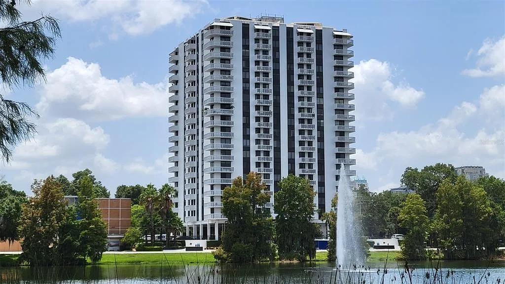 2 bed, 1189 sqft, $2,100 — Photo 1