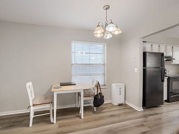 5th image of 6629 Zang Cir